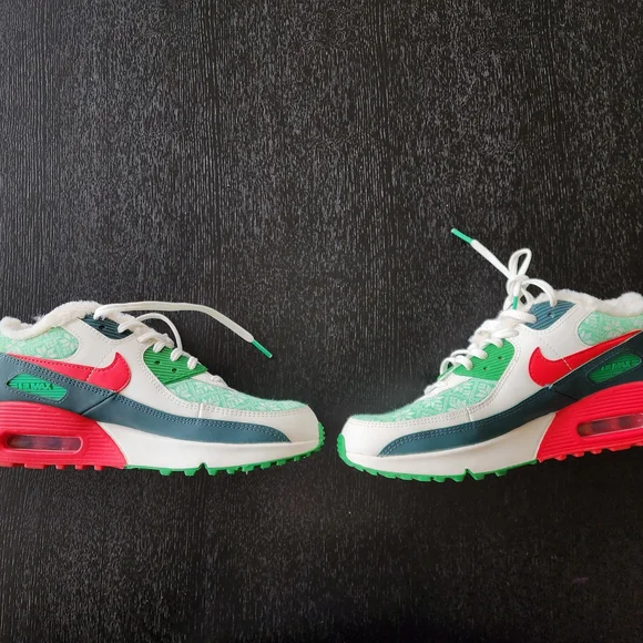 Nike Air Max Nordic "Ugly Sweater" Size: 6Y